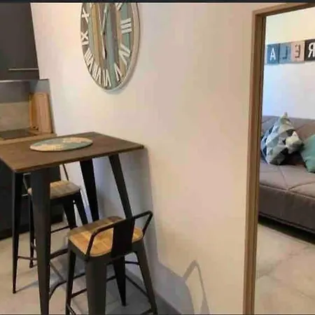 Studio Meuble 20 M2 Renove Lägenhet *