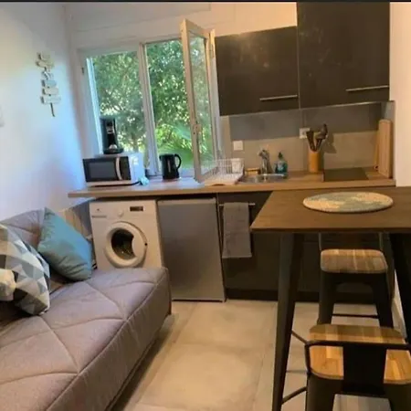 Studio Meuble 20 M2 Renove Lägenhet Hyères
