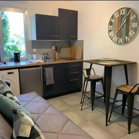 Lägenhet Studio Meuble 20 M2 Renove Hyères